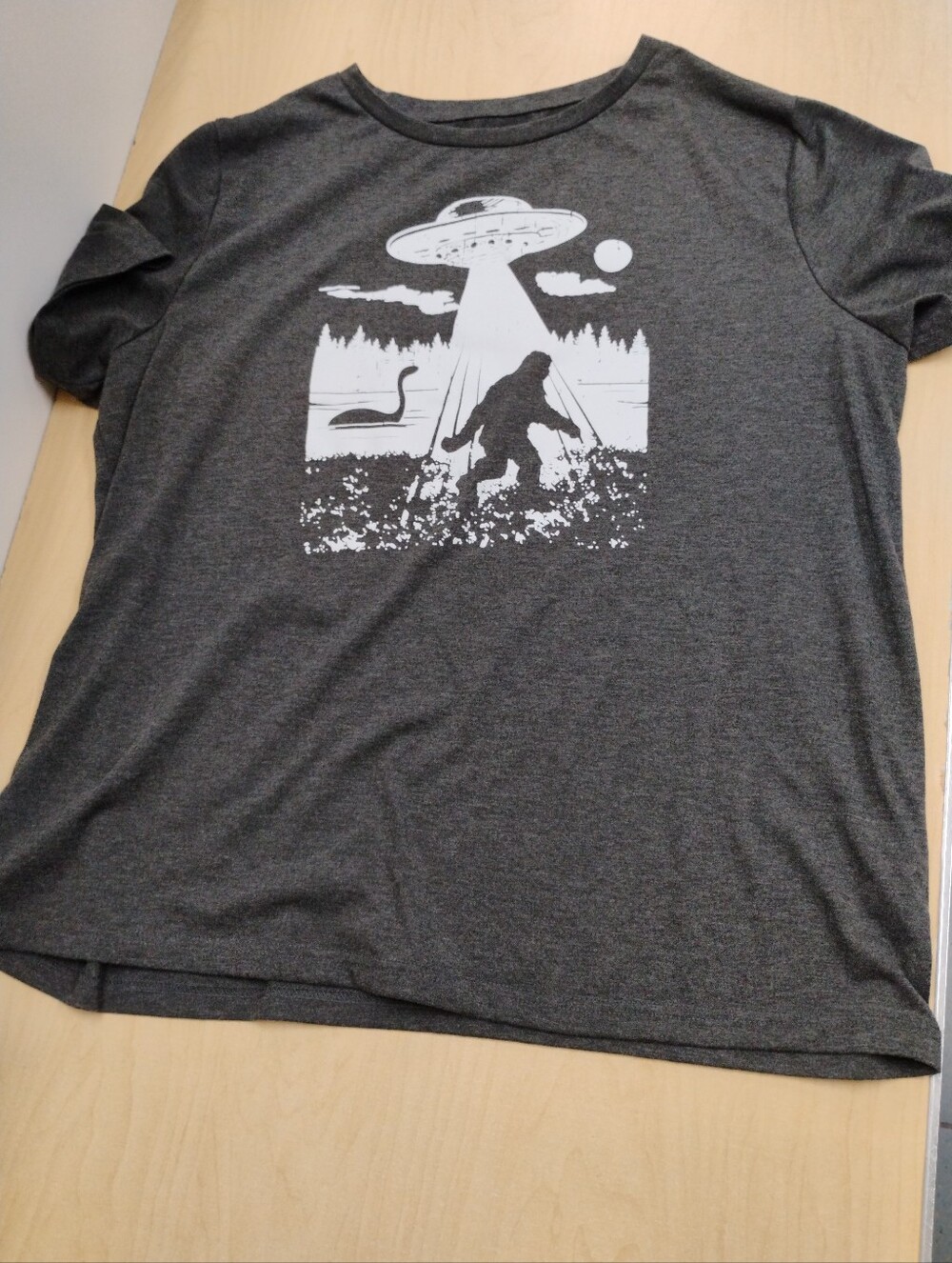 Alien Bigfoot Loch Ness Monster Men's Dark Gray Graphic Tee Size XXL